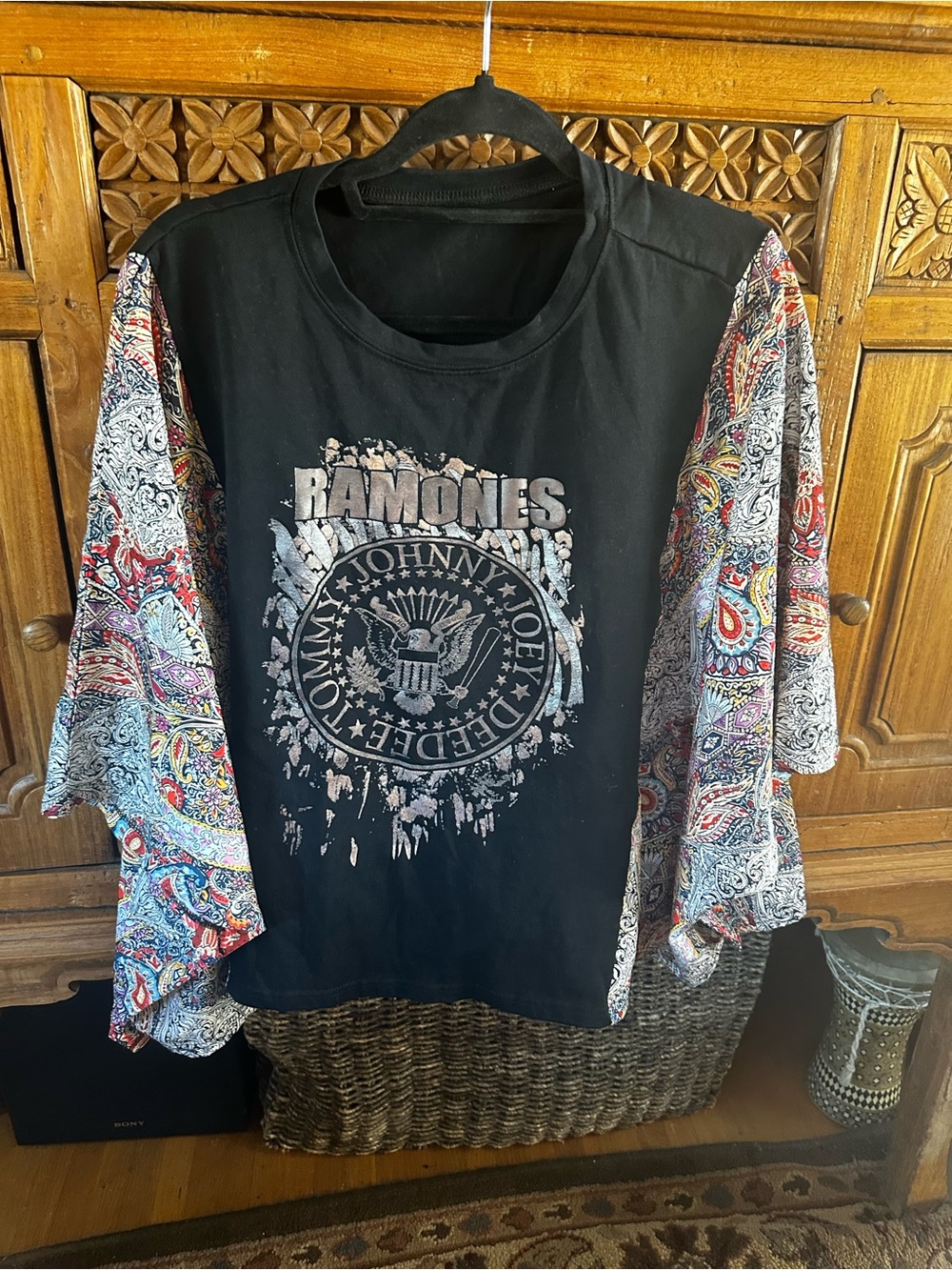 Ramones Rock T, Scarf Sleeves